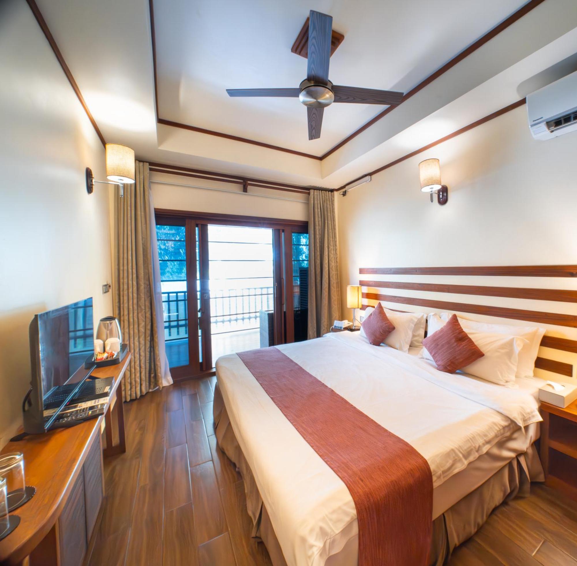 Araamu Hotels Maldives At Диффуши Экстерьер фото